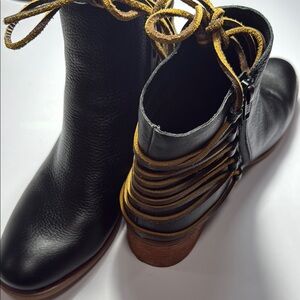 Corks Black Women's Ankle Boots Size 7.5M